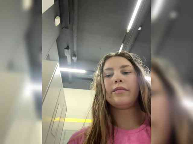 sweetAdel webcam
