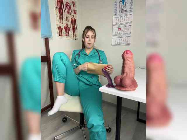 Adelaida1001's webcam live show