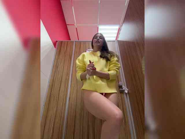 Adelaida1001's webcam live show