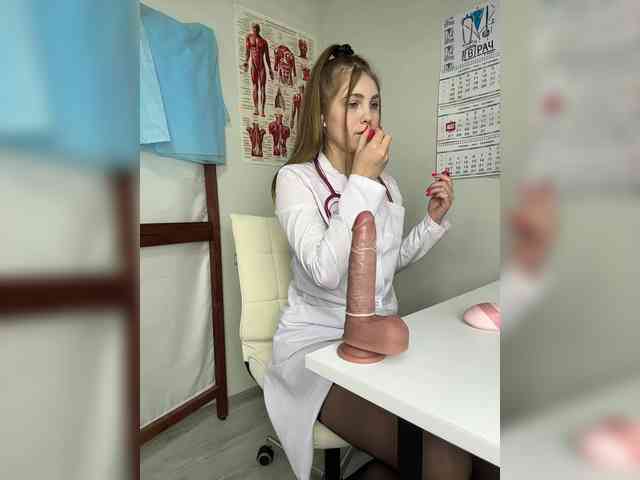 Adelaida1001's webcam live show
