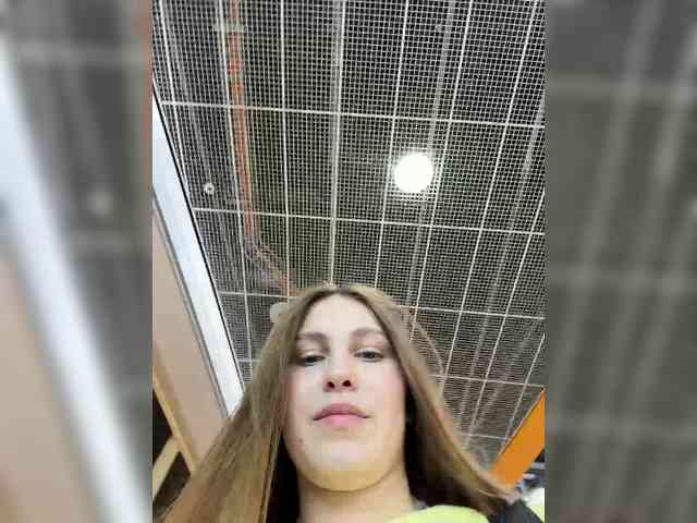 Adelaida1001's webcam live show