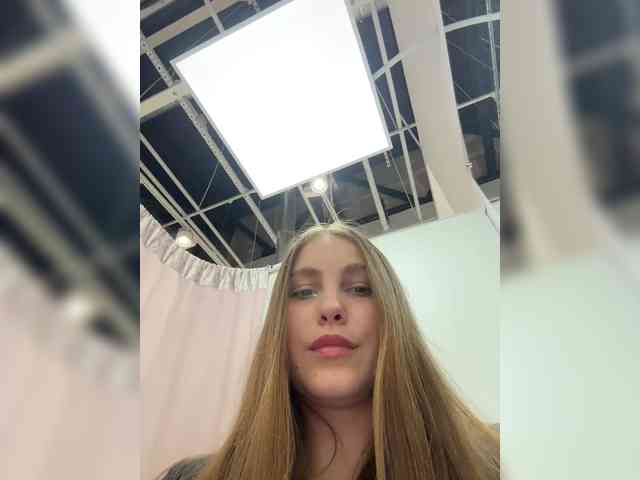 Adelaida1001's webcam live show