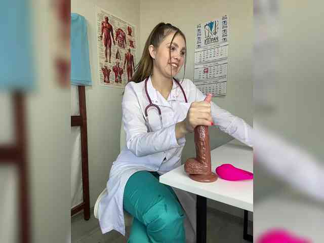 Adelaida1001's webcam live show