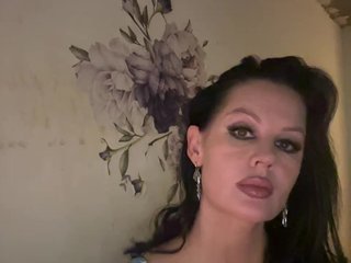 RoyalBreasts Porn Show