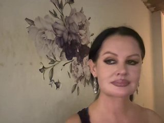 RoyalBreasts Porn Show