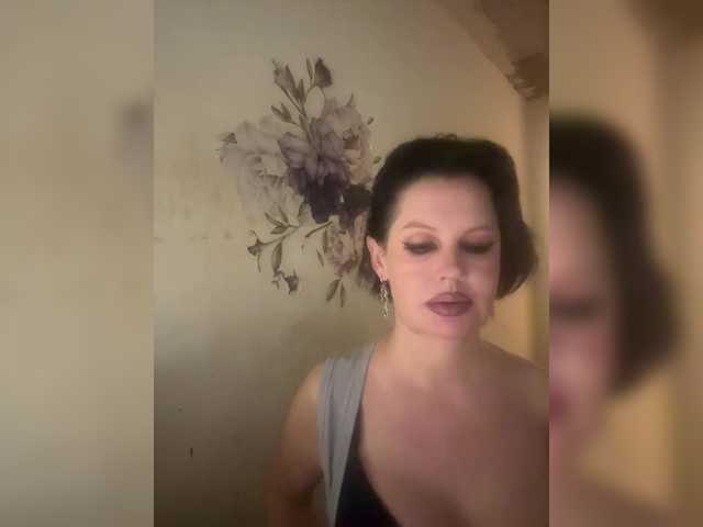 RoyalBreasts preview