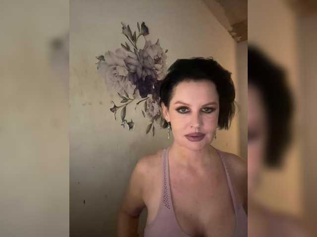 RoyalBreasts preview