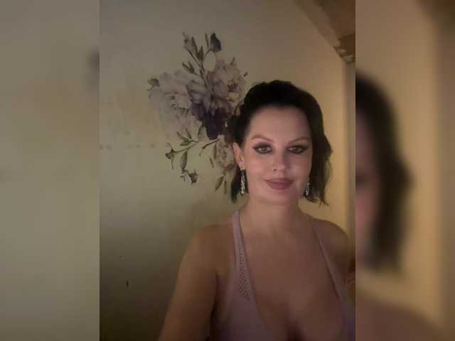 RoyalBreasts Nude Live Sex Shows