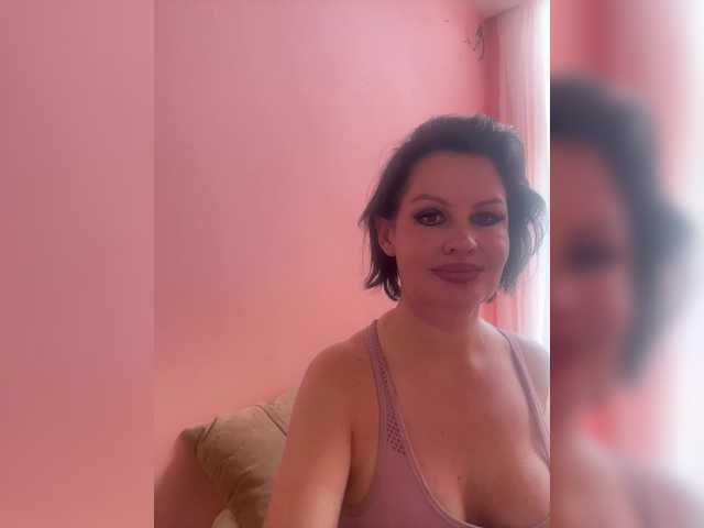 RoyalBreasts's BongaCams show and profile