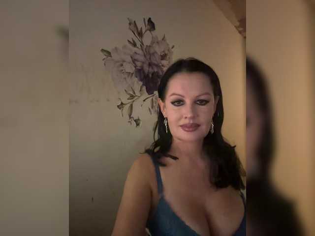 RoyalBreasts веб видео