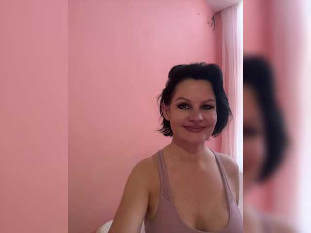 RoyalBreasts's BongaCams show and profile