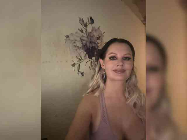 RoyalBreasts RoyalBreasts