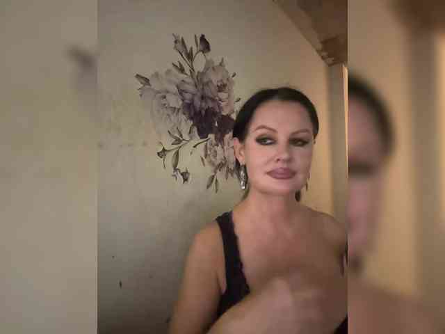 RoyalBreasts RoyalBreasts