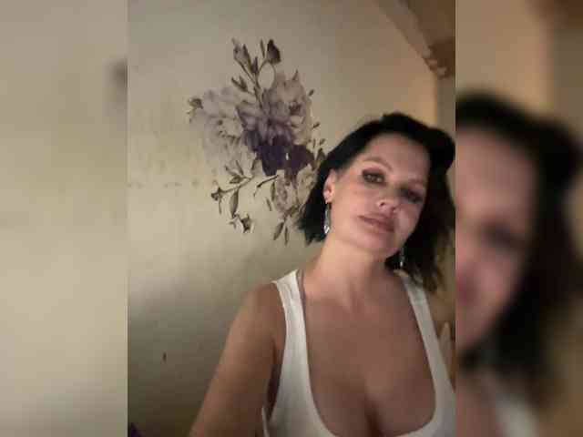 naked chat room RoyalBreasts