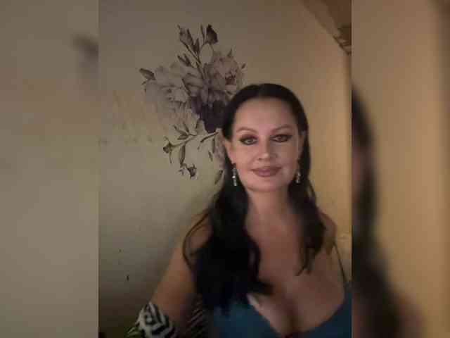 RoyalBreasts webcam