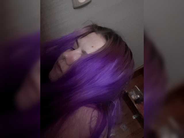 Kira-Kriss's BongaCams show and profile