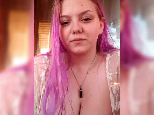 Kira-Kriss's BongaCams show and profile