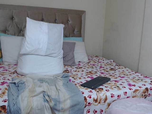 alisse27's BongaCams show and profile