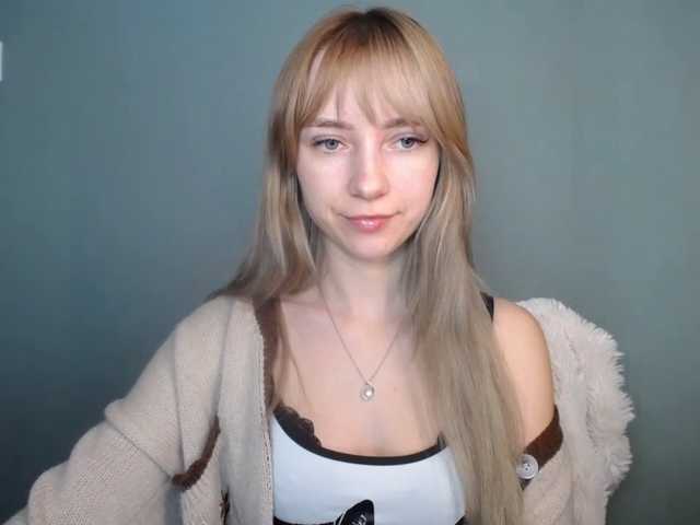 LuciaLovely's BongaCams show and profile