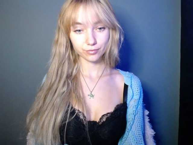LuciaLovely webcam bongacams model stream image