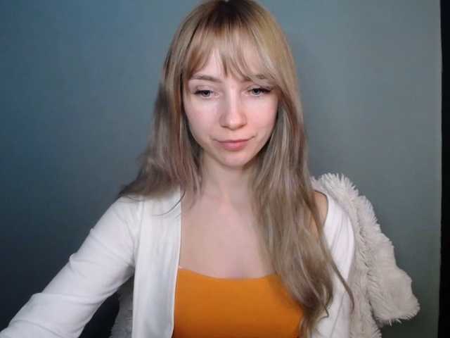 LuciaLovely webcam bongacams model stream image