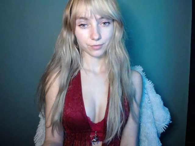  LuciaLovely chat room