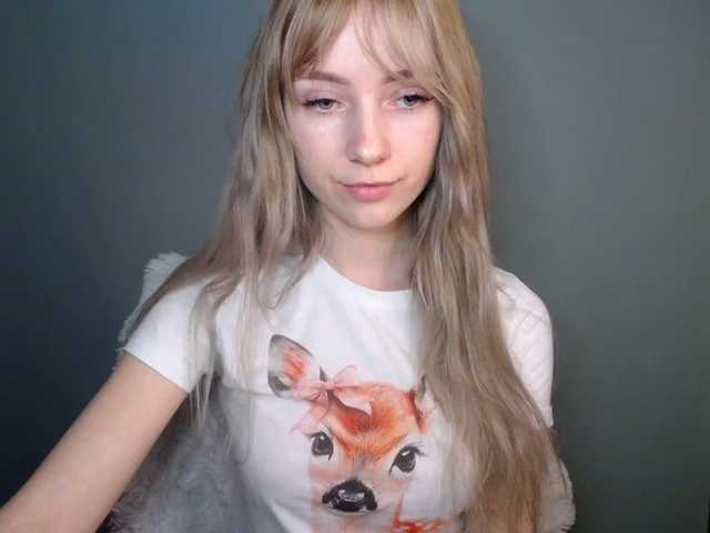 LuciaLovely webcam bongacams model stream image