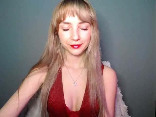 LuciaLovely's BongaCams show and profile