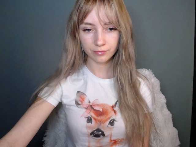 LuciaLovely webcam bongacams model stream image