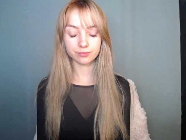 LuciaLovely's BongaCams show and profile