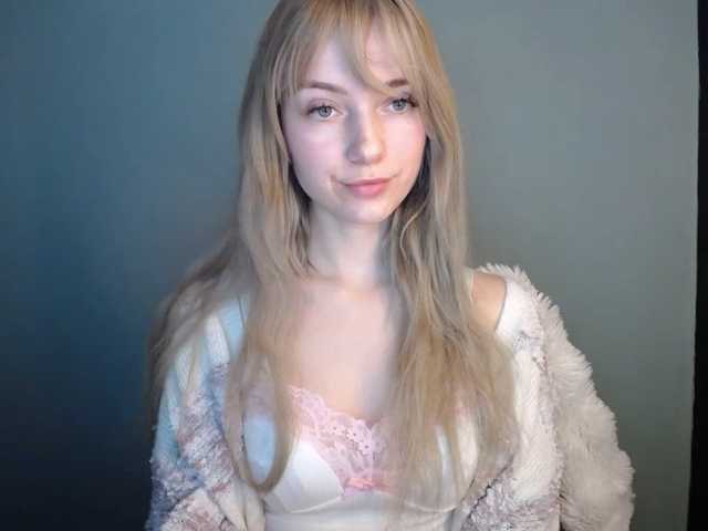 LuciaLovely's BongaCams show and profile