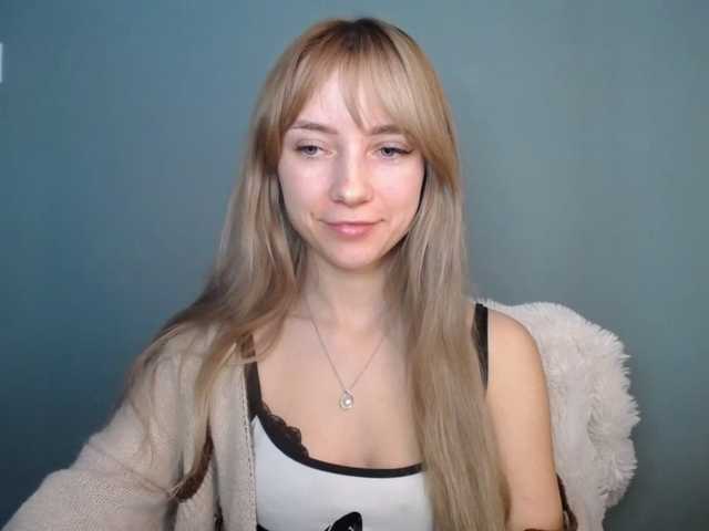 LuciaLovely's BongaCams show and profile