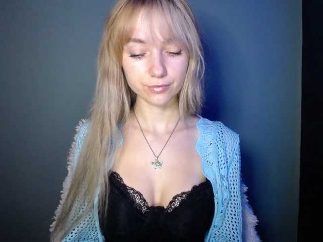 LuciaLovely webcam bongacams model stream image