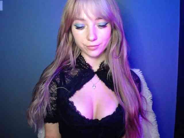 LuciaLovely webcam