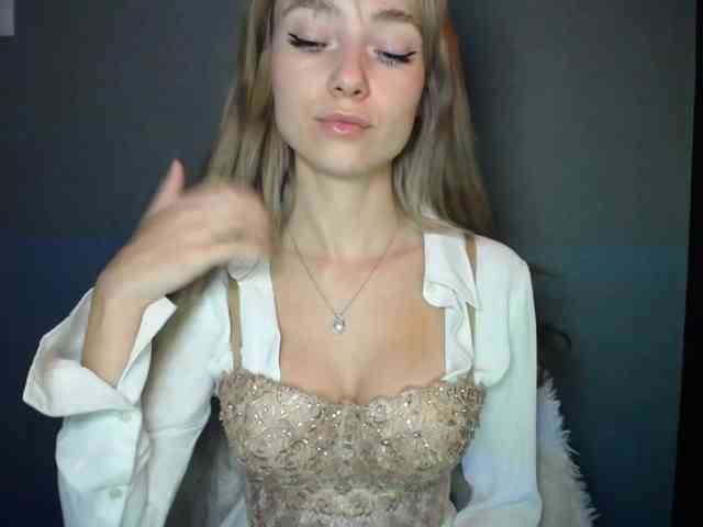 LuciaLovely webcam