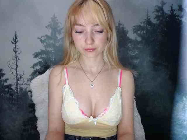 LuciaLovely webcam
