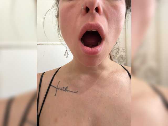 Lolipops69's BongaCams show and profile