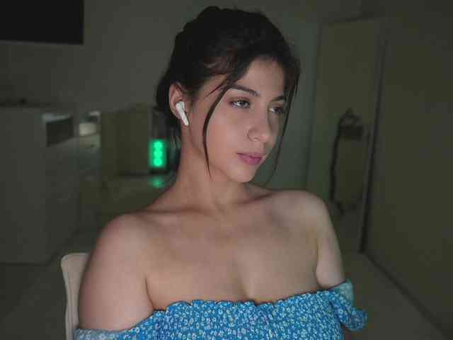 -catt- Live Webcam on {site_name}