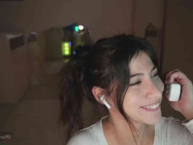 -Madi- webcam