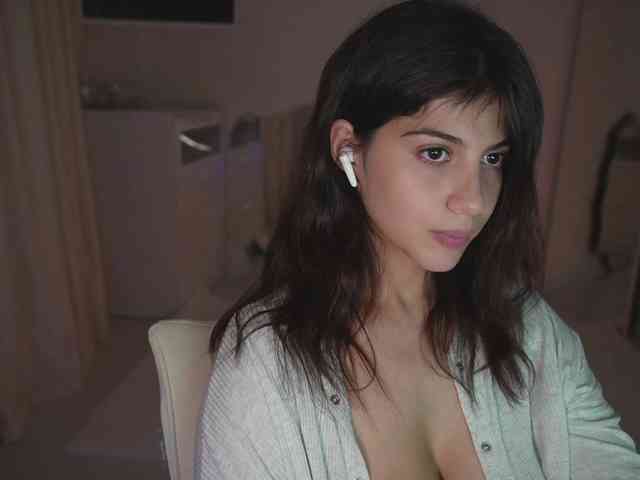 -Madi- webcam