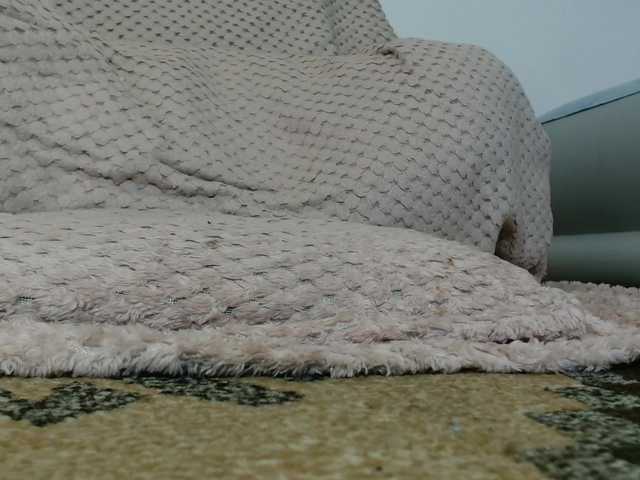 Lolaxx-x's BongaCams show and profile