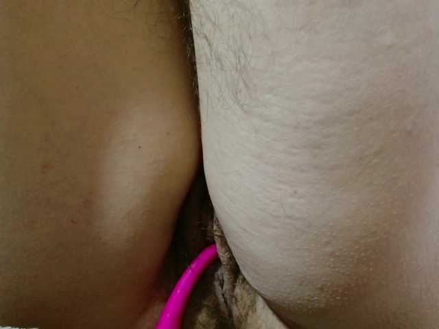 Lolaxx-x's BongaCams show and profile