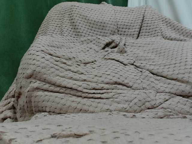 Lolaxx-x's BongaCams show and profile