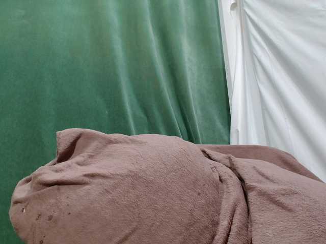 Lolaxx-x's BongaCams show and profile