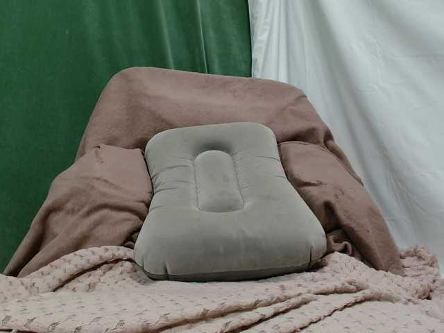 Lolaxx-x's BongaCams show and profile