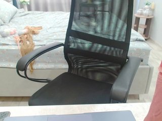 JuicyGloss Porn Show