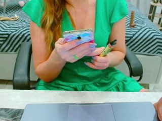 JuicyGloss Porn Show