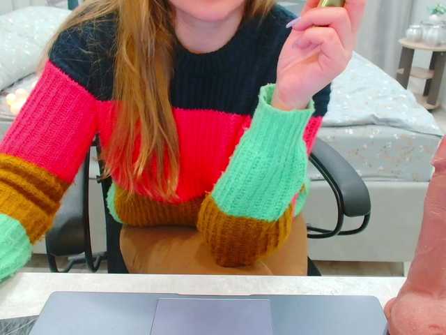 JuicyGloss's BongaCams show and profile