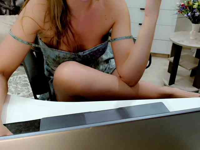 JuicyGloss webcam