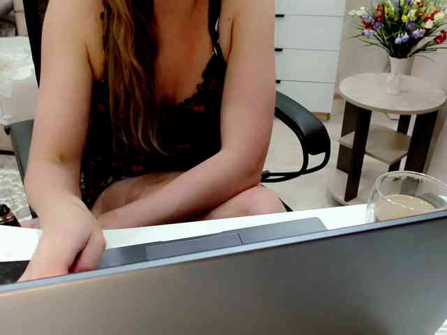 JuicyGloss webcam